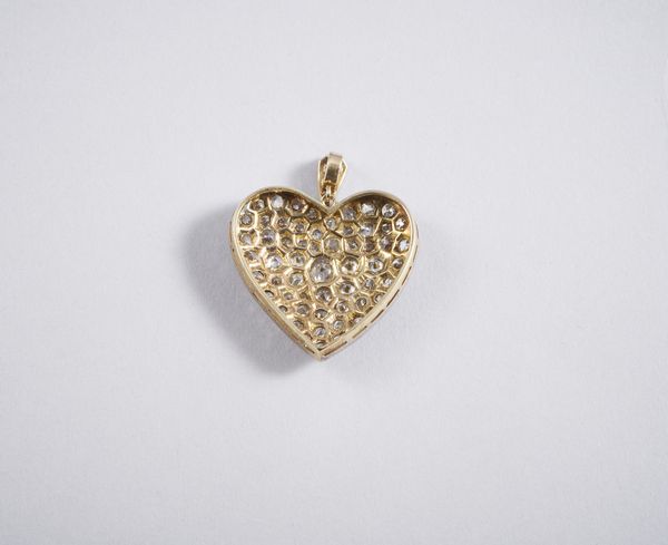 . : Pendente in oro giallo 750/1000  a forma di cuore in oro con diamanti bianchi  taglio antico di 5,00 ct. ca.  - Asta GIOIELLI - OROLOGI - ALL I WANT FOR CHRISTMAS Online - Associazione Nazionale - Case d'Asta italiane
