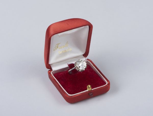 . : Anello in platino con diamante bianco taglio a brillante dal peso stimato di 3,50 ct. ca.  - Asta GIOIELLI - OROLOGI - ALL I WANT FOR CHRISTMAS Online - Associazione Nazionale - Case d'Asta italiane