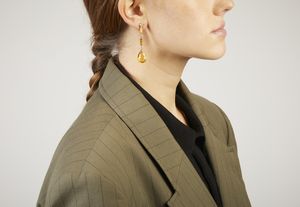 . : Orecchini pendenti in oro giallo 18k con topazi citrini e diamanti bianchi taglio a brillante ct 0,60 totali.  - Asta GIOIELLI - OROLOGI - ALL I WANT FOR CHRISTMAS Online - Associazione Nazionale - Case d'Asta italiane