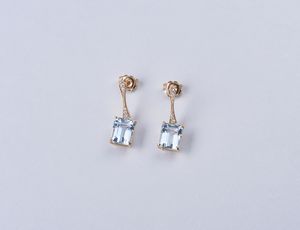 . : Orecchini in oro rosa 18k con acquemarine dal peso di 7,42 ct e brillanti da 0,16 ct.  - Asta GIOIELLI - OROLOGI - ALL I WANT FOR CHRISTMAS Online - Associazione Nazionale - Case d'Asta italiane