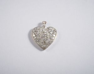 . : Pendente in oro giallo 750/1000  a forma di cuore in oro con diamanti bianchi  taglio antico di 5,00 ct. ca.  - Asta GIOIELLI - OROLOGI - ALL I WANT FOR CHRISTMAS Online - Associazione Nazionale - Case d'Asta italiane
