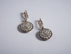 . : Orecchini a toppe pendenti in oro 18k con diamanti taglio antico per un tot. di circa 5,00 carati  - Asta GIOIELLI - OROLOGI - ALL I WANT FOR CHRISTMAS Online - Associazione Nazionale - Case d'Asta italiane