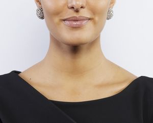 . : Eccezionale paio di orecchini a bottone in platino e diamanti taglio misto di 10,00 ct. ca. totale Anni 40.  - Asta GIOIELLI - OROLOGI - ALL I WANT FOR CHRISTMAS Online - Associazione Nazionale - Case d'Asta italiane