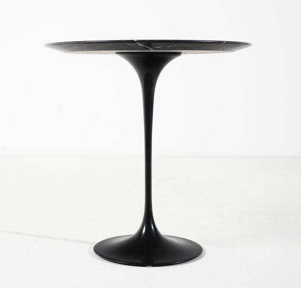 SAARINEN EERO (1910 - 1961) : Coppia di tavoli da salotto mod. Tulip per Knoll  - Asta DESIGN E ARTI DECORATIVE DEL NOVECENTO - Associazione Nazionale - Case d'Asta italiane