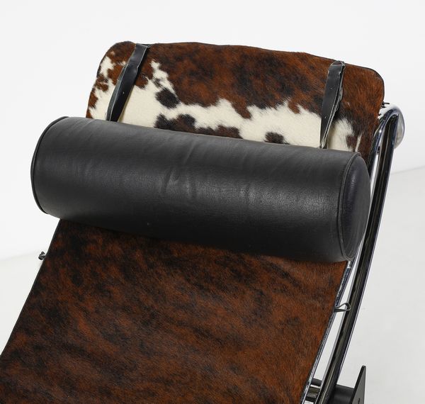 MANIFATTURA ITALIANA : Chaise longue ispirata al mod. LC4 di Le Corbusier, Pierre Jeanneret, Charlotte Perriand  - Asta DESIGN E ARTI DECORATIVE DEL NOVECENTO - Associazione Nazionale - Case d'Asta italiane