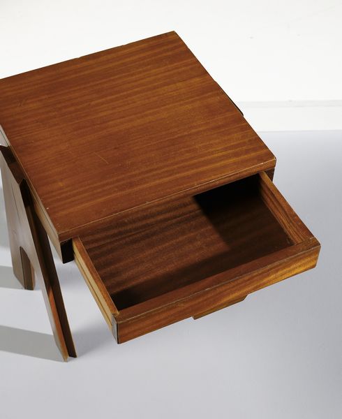 ANGELO MANGIAROTTI (1921-2012) & BRUNO MORASSUTTI (1920-2008) : Coppia di comodini per Mascheroni, Italia  - Asta DESIGN E ARTI DECORATIVE DEL NOVECENTO - Associazione Nazionale - Case d'Asta italiane