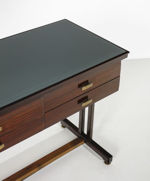 MANIFATTURA ITALIANA : Mobile da toeletta a quattro cassetti con specchio  - Asta DESIGN E ARTI DECORATIVE DEL NOVECENTO - Associazione Nazionale - Case d'Asta italiane