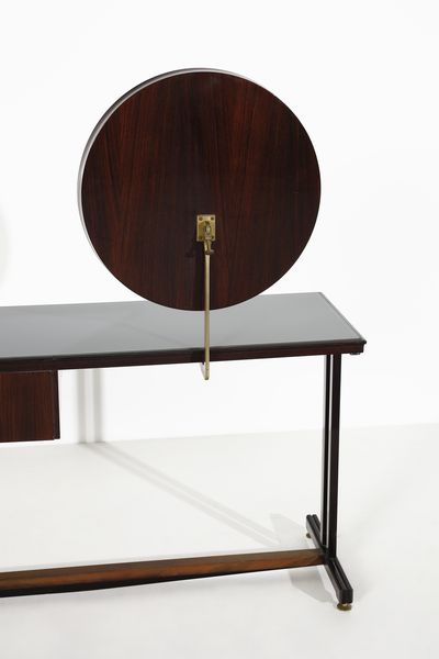 MANIFATTURA ITALIANA : Mobile da toeletta a quattro cassetti con specchio  - Asta DESIGN E ARTI DECORATIVE DEL NOVECENTO - Associazione Nazionale - Case d'Asta italiane