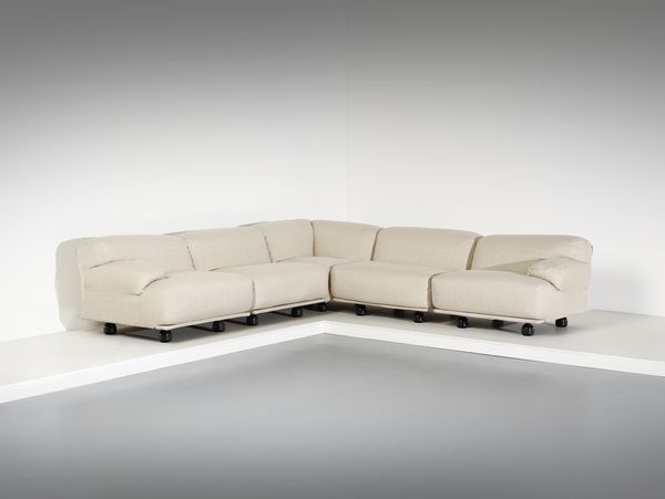 MAGISTRETTI VICO (1920 - 2006) : Divano modulare mod. Fiandra per Cassina, Meda (5 pezzi)  - Asta DESIGN E ARTI DECORATIVE DEL NOVECENTO - Associazione Nazionale - Case d'Asta italiane