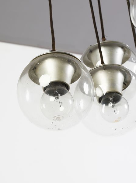 SARFATTI GINO (1912 - 1985) : Lampada a sospensione a nove sfere modello 2095/9  per Arteluce, Milano  - Asta DESIGN E ARTI DECORATIVE DEL NOVECENTO - Associazione Nazionale - Case d'Asta italiane