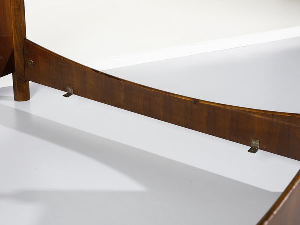 CACCIA DOMINIONI LUIGI (1913 - 2016) : nello stile di. Letto matrimoniale mod. Chesa Laria  - Asta DESIGN E ARTI DECORATIVE DEL NOVECENTO - Associazione Nazionale - Case d'Asta italiane