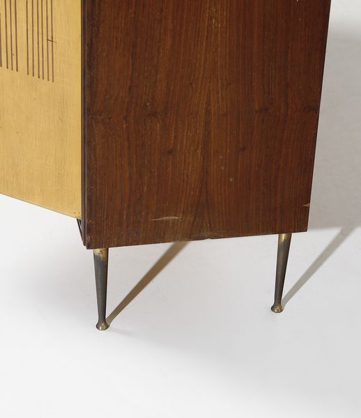 MOBILI D'ARTE SCREMIN : Armadio-guardaroba da ingresso  - Asta DESIGN E ARTI DECORATIVE DEL NOVECENTO - Associazione Nazionale - Case d'Asta italiane