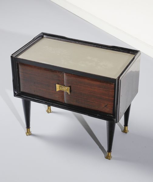 MANIFATTURA ITALIANA : Cassettiera e comodino  - Asta DESIGN E ARTI DECORATIVE DEL NOVECENTO - Associazione Nazionale - Case d'Asta italiane