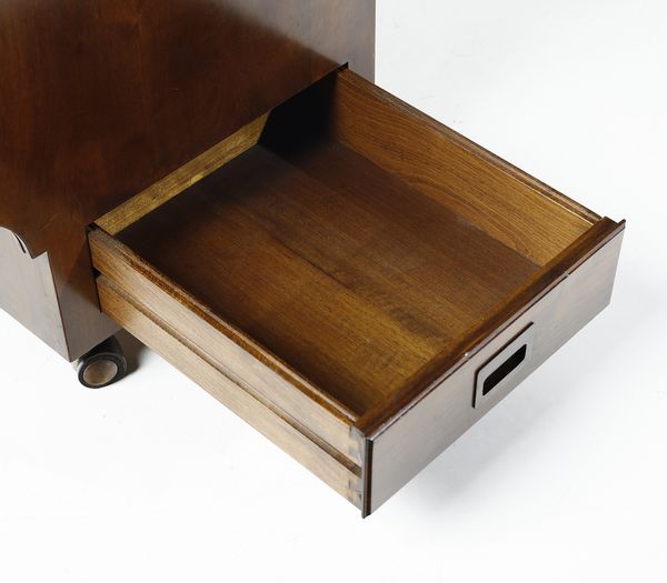 PARISI ICO (1916 - 1996) : nello stile di. Cassettiera con scrittoio a ribalta su rotelle  - Asta DESIGN E ARTI DECORATIVE DEL NOVECENTO - Associazione Nazionale - Case d'Asta italiane