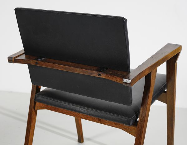 ALBINI FRANCO (1905 - 1977) : Tre sedie con braccioli mod. Luisa per Poggi, Pavia  - Asta DESIGN E ARTI DECORATIVE DEL NOVECENTO - Associazione Nazionale - Case d'Asta italiane