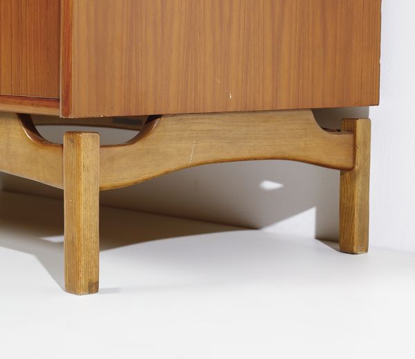 MANIFATTURA DANESE : Coppia di armadi  - Asta DESIGN E ARTI DECORATIVE DEL NOVECENTO - Associazione Nazionale - Case d'Asta italiane