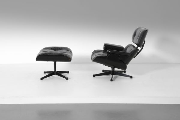 EAMES CHARLES (1907-1978) & RAY (1912-1988) : Poltrona con poggiapiedi mod. 670 e 671 per Herman Miller  - Asta DESIGN E ARTI DECORATIVE DEL NOVECENTO - Associazione Nazionale - Case d'Asta italiane