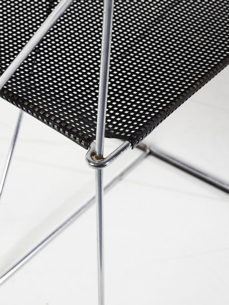 HAUGESEN NIELS JORGEN (1936 - 2013) : Quattro sedie impilabili mod. Nuova X-Line per Magis, Italia  - Asta DESIGN E ARTI DECORATIVE DEL NOVECENTO - Associazione Nazionale - Case d'Asta italiane