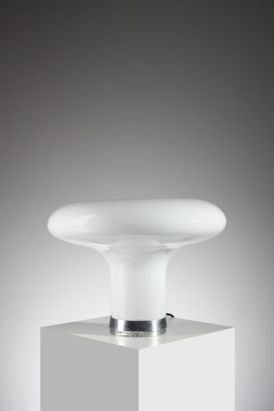 MANGIAROTTI ANGELO (1921 - 2012) : Lampada da tavolo Lesbo per Artemide, Milano  - Asta DESIGN E ARTI DECORATIVE DEL NOVECENTO - Associazione Nazionale - Case d'Asta italiane