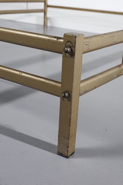 OSVALDO BORSANI (1911-1985) & ARNALDO POMODORO (n. 1926) : Letto matrimoniale  - Asta DESIGN E ARTI DECORATIVE DEL NOVECENTO - Associazione Nazionale - Case d'Asta italiane