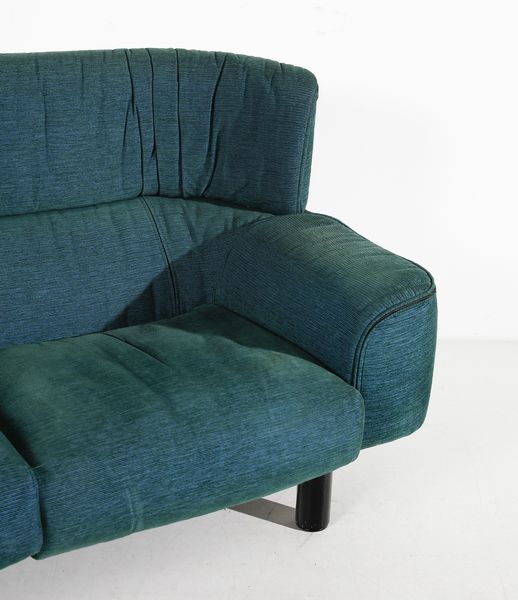 FRATTINI GIANFRANCO (1926 - 2004) : Divano a due posti mod. Bull per Cassina, Meda  - Asta DESIGN E ARTI DECORATIVE DEL NOVECENTO - Associazione Nazionale - Case d'Asta italiane
