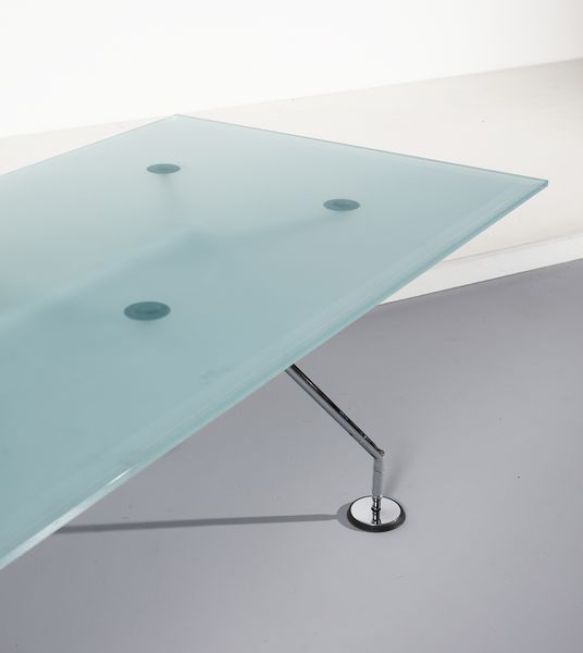 NORMAN FOSTER  (n. 1935) : Grande tavolo da riunioni della serie Nomos per Tecno, Varedo  - Asta DESIGN E ARTI DECORATIVE DEL NOVECENTO - Associazione Nazionale - Case d'Asta italiane