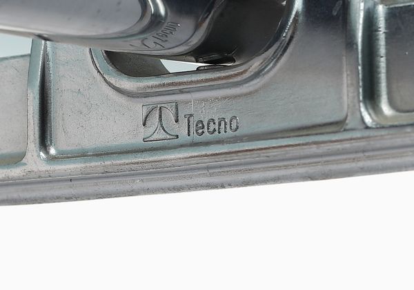 NORMAN FOSTER  (n. 1935) : Grande tavolo da riunioni della serie Nomos per Tecno, Varedo  - Asta DESIGN E ARTI DECORATIVE DEL NOVECENTO - Associazione Nazionale - Case d'Asta italiane