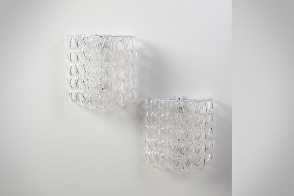 MANGIAROTTI ANGELO (1921 - 2012) : Coppia di lampade da parete della serie Giogali per Vistosi, Treviso  - Asta DESIGN E ARTI DECORATIVE DEL NOVECENTO - Associazione Nazionale - Case d'Asta italiane