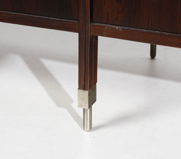 DE CARLI CARLO (1910 - 1999) : Credenza per Sormani  - Asta DESIGN E ARTI DECORATIVE DEL NOVECENTO - Associazione Nazionale - Case d'Asta italiane