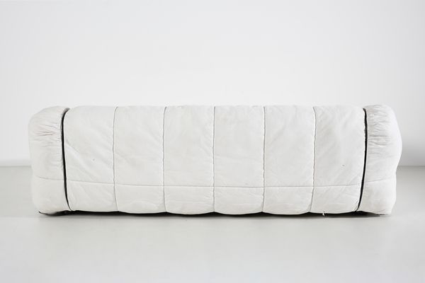 CINI BOERI (1924-2020) & LAURA GRIZIOTTI (n. 1942) : Divano della serie Strips per Arflex, Milano  - Asta DESIGN E ARTI DECORATIVE DEL NOVECENTO - Associazione Nazionale - Case d'Asta italiane