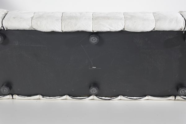 CINI BOERI (1924-2020) & LAURA GRIZIOTTI (n. 1942) : Divano della serie Strips per Arflex, Milano  - Asta DESIGN E ARTI DECORATIVE DEL NOVECENTO - Associazione Nazionale - Case d'Asta italiane