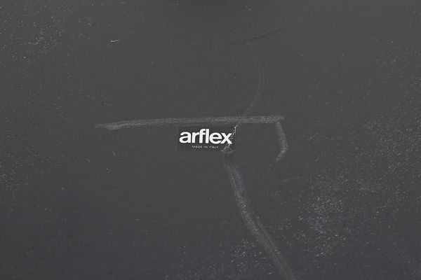 CINI BOERI (1924-2020) & LAURA GRIZIOTTI (n. 1942) : Divano della serie Strips per Arflex, Milano  - Asta DESIGN E ARTI DECORATIVE DEL NOVECENTO - Associazione Nazionale - Case d'Asta italiane