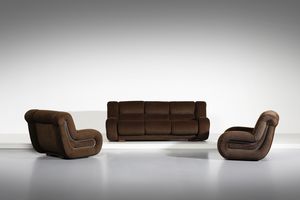 PIAZZESI ADRIANO (1923 - 2009) - attribuito. Divano a tre posti e coppia di poltrone