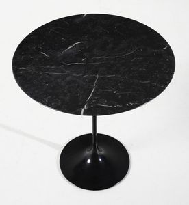 SAARINEN EERO (1910 - 1961) : Coppia di tavoli da salotto mod. Tulip per Knoll  - Asta DESIGN E ARTI DECORATIVE DEL NOVECENTO - Associazione Nazionale - Case d'Asta italiane