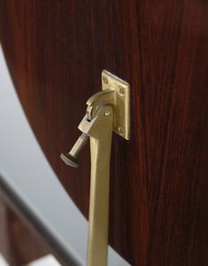 MANIFATTURA ITALIANA : Mobile da toeletta a quattro cassetti con specchio  - Asta DESIGN E ARTI DECORATIVE DEL NOVECENTO - Associazione Nazionale - Case d'Asta italiane