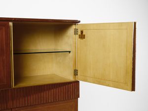 PALAZZI DELL'ARTE : Credenza a sei ante e tre cassetti nella fascia centrale, Cant  - Asta DESIGN E ARTI DECORATIVE DEL NOVECENTO - Associazione Nazionale - Case d'Asta italiane