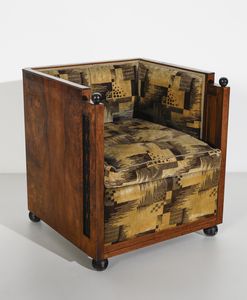 MERONI & FOSSATI : nello stile di. Due poltrone a pozzetto e due pouf  - Asta DESIGN E ARTI DECORATIVE DEL NOVECENTO - Associazione Nazionale - Case d'Asta italiane