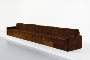 MANIFATTURA ITALIANA : Divano modulare (7 pezzi)  - Asta DESIGN E ARTI DECORATIVE DEL NOVECENTO - Associazione Nazionale - Case d'Asta italiane