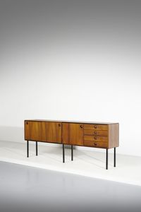 MANIFATTURA DANESE - Credenza a stipi e cassetti.