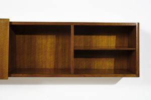PONTI GIO (1891 - 1979) : attribuito. Mobile pensile con vani a giorno e ribalta  - Asta DESIGN E ARTI DECORATIVE DEL NOVECENTO - Associazione Nazionale - Case d'Asta italiane