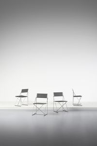 HAUGESEN NIELS JORGEN (1936 - 2013) : Quattro sedie impilabili mod. Nuova X-Line per Magis, Italia  - Asta DESIGN E ARTI DECORATIVE DEL NOVECENTO - Associazione Nazionale - Case d'Asta italiane