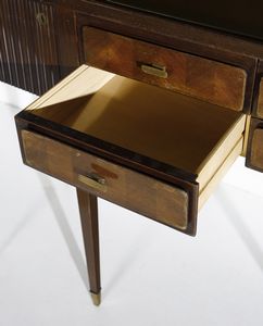 BUFFA PAOLO (1903 - 1970) : nello stile di. Mobile da soggiorno con vetrina, cassetti e stipi  - Asta DESIGN E ARTI DECORATIVE DEL NOVECENTO - Associazione Nazionale - Case d'Asta italiane