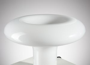 MANGIAROTTI ANGELO (1921 - 2012) : Lampada da tavolo Lesbo per Artemide, Milano  - Asta DESIGN E ARTI DECORATIVE DEL NOVECENTO - Associazione Nazionale - Case d'Asta italiane