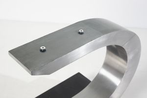 RIZZO WILLY (1928 - 2013) : Tavolo per Mario Sabot  - Asta DESIGN E ARTI DECORATIVE DEL NOVECENTO - Associazione Nazionale - Case d'Asta italiane