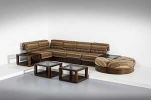 FRIGERIO LUCIANO (1928 - 1999) - Salotto composto da un divano modulare (5 pezzi), un pouf (3 pezzi) e quattro tavolini
