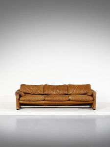 MAGISTRETTI VICO (1920 - 2006) - Divano a tre posti mod. Maralunga per Cassina, Meda