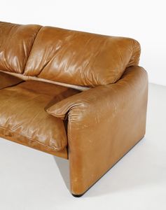 MAGISTRETTI VICO (1920 - 2006) : Divano a tre posti mod. Maralunga per Cassina, Meda  - Asta DESIGN E ARTI DECORATIVE DEL NOVECENTO - Associazione Nazionale - Case d'Asta italiane