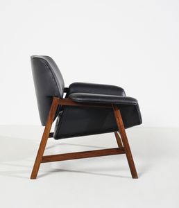 FRATTINI GIANFRANCO (1926 - 2004) : Coppia di poltrone con poggiapiedi mod. 849 e 849/S per Cassina, Meda  - Asta DESIGN E ARTI DECORATIVE DEL NOVECENTO - Associazione Nazionale - Case d'Asta italiane