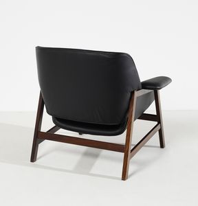 FRATTINI GIANFRANCO (1926 - 2004) : Coppia di poltrone con poggiapiedi mod. 849 e 849/S per Cassina, Meda  - Asta DESIGN E ARTI DECORATIVE DEL NOVECENTO - Associazione Nazionale - Case d'Asta italiane