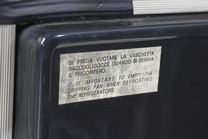 RIZZO WILLY (1928 - 2013) : Credenza mod. Savage per Mario Sabot, Italia  - Asta DESIGN E ARTI DECORATIVE DEL NOVECENTO - Associazione Nazionale - Case d'Asta italiane